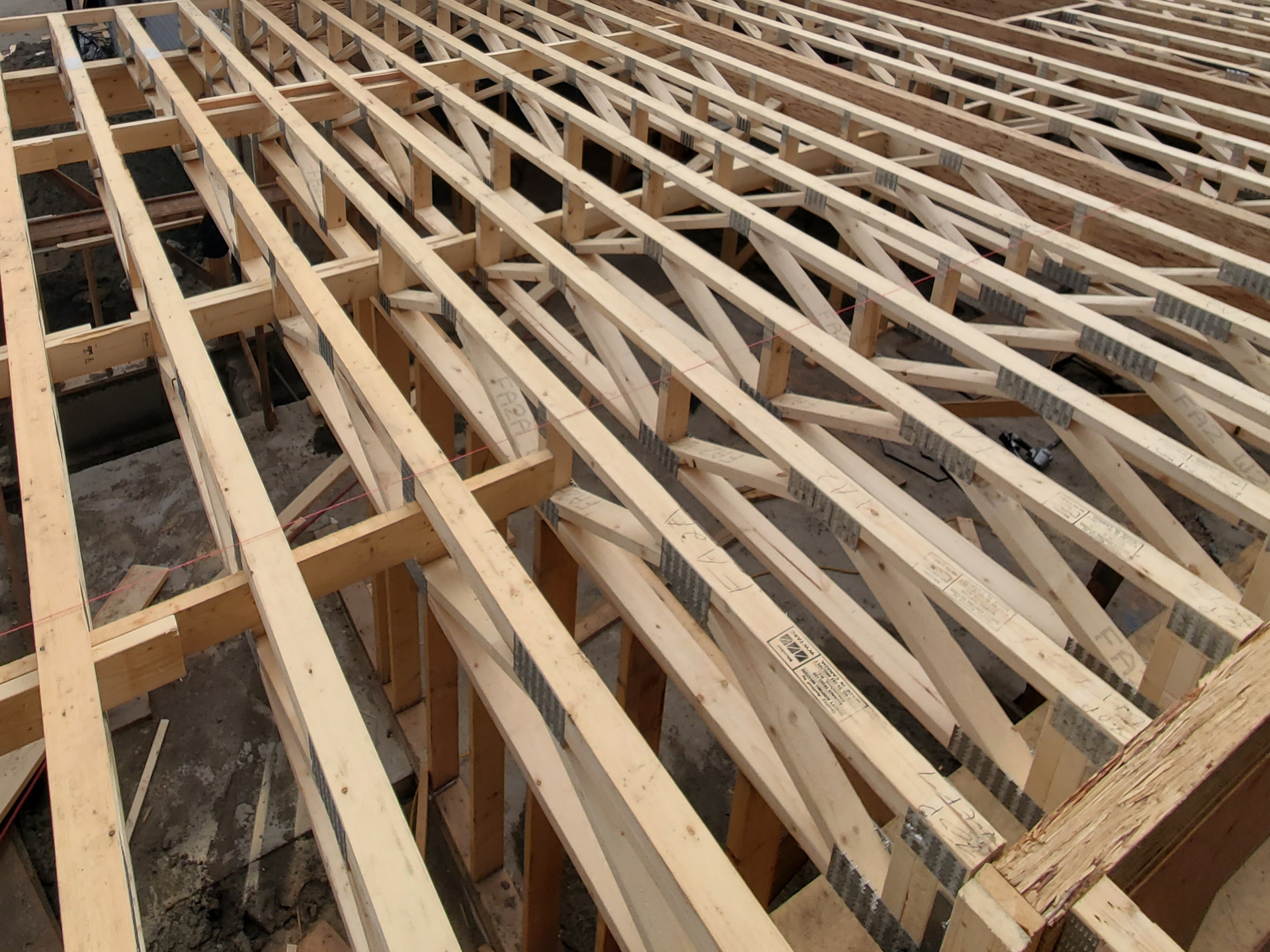 Engineered floor trusses